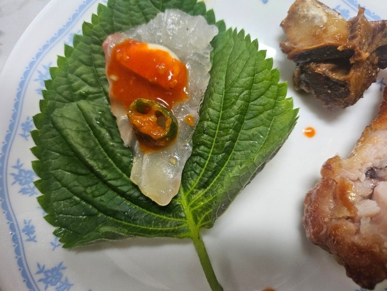 회랑 한잔하는 중입니다.