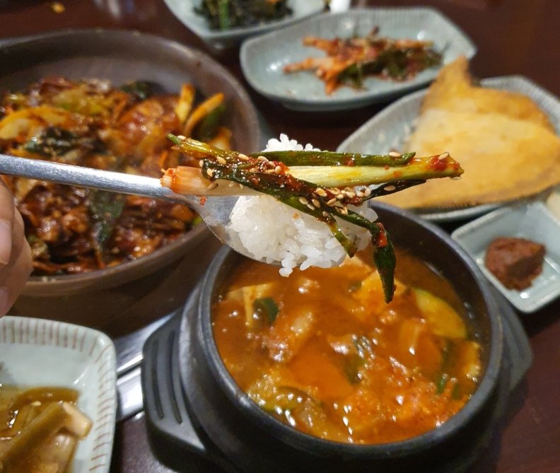 9de7972474f20add85294f0a3655fd4e_1769952847_7141.jpg 고현 점심맛집 추천|지리산흑돼지 제육정식 제대로 먹고 왔어요
