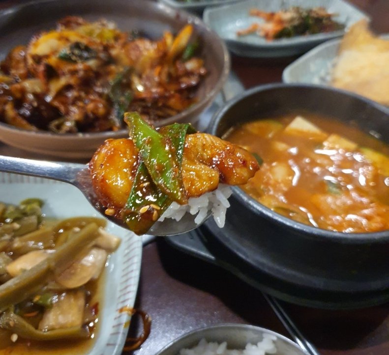 9de7972474f20add85294f0a3655fd4e_1769952848_5798.jpg 고현 점심맛집 추천|지리산흑돼지 제육정식 제대로 먹고 왔어요