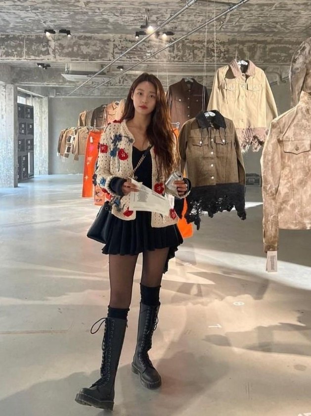 검스 착용한 설현 인스타