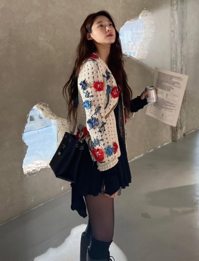 검스 착용한 설현 인스타