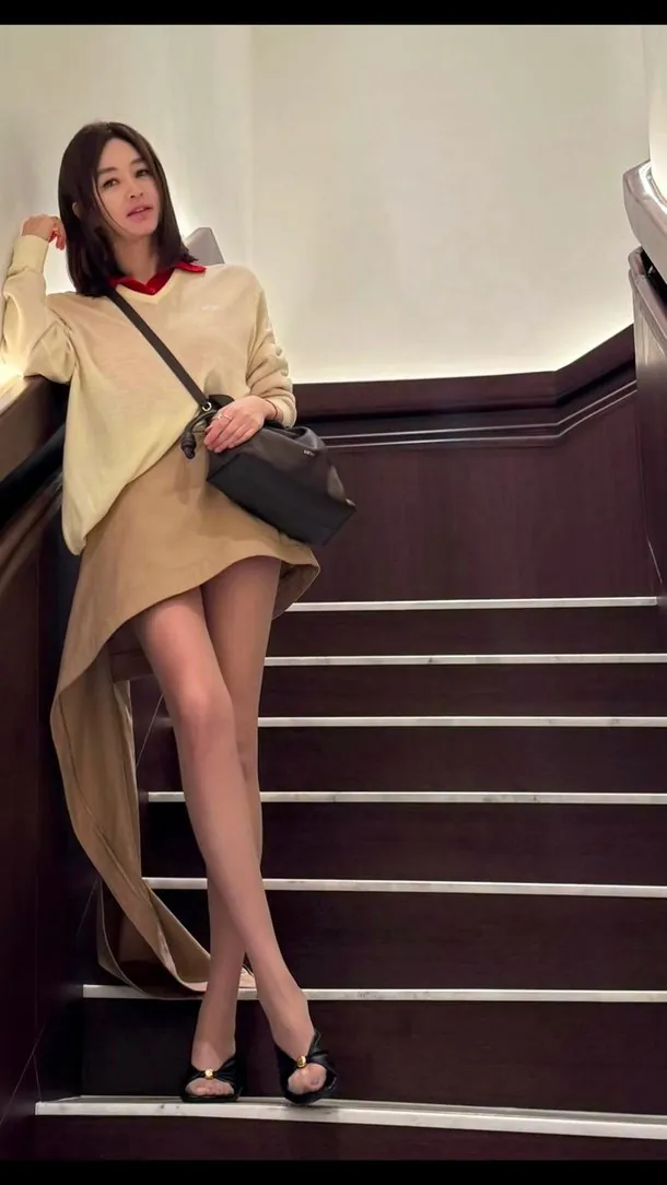 미니스커트 입은 김혜수