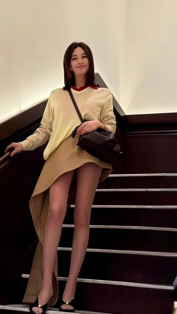 미니스커트 입은 김혜수