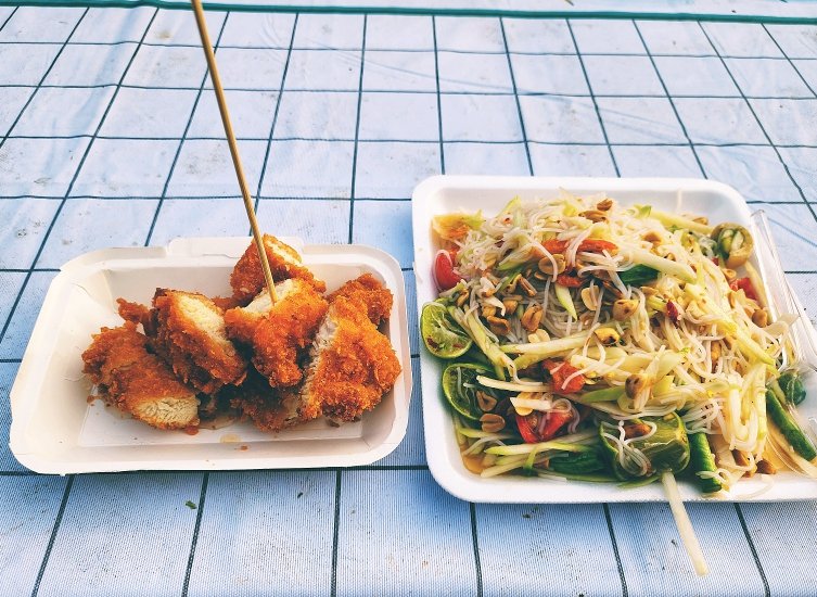 치앙마이 선데이마켓 쏨땀 국수